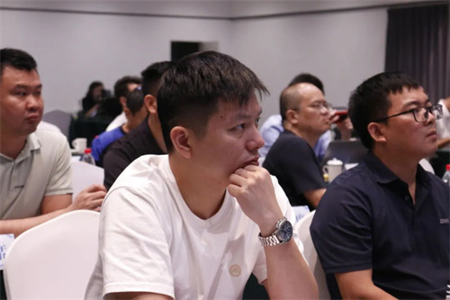 凌宇成功召開智能調(diào)峰干燥機新產(chǎn)品發(fā)布會(圖13)