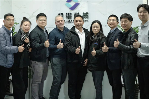 工業(yè)空氣部副總裁來(lái)訪柳泰克：攜手經(jīng)銷(xiāo)商，共鑄輝煌(圖1)