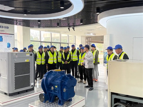 優(yōu)耐特斯江浙滬地區(qū)經(jīng)銷商服務工程師培訓圓滿落幕(圖2)