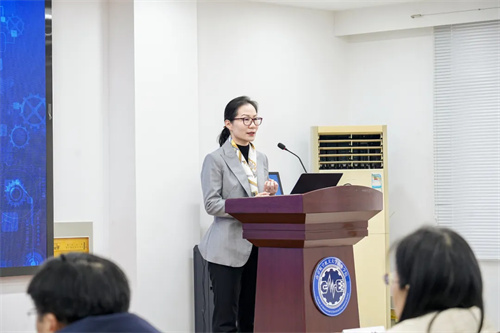 南京航空航天大學(xué)機(jī)電學(xué)院2024年“斯可絡(luò)獎(jiǎng)勵(lì)基金”頒獎(jiǎng)典禮(圖5)