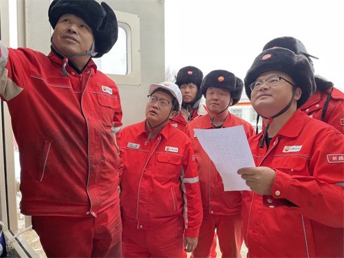 陸梁油田作業(yè)區(qū)首臺(tái)電驅(qū)壓縮機(jī)完成投產(chǎn)運(yùn)行(圖1)