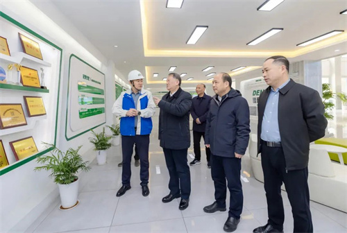 嘉興市政協(xié)主席陳利眾赴德耐爾空壓機(jī)調(diào)研(圖1)