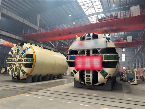 浙江某盾構廠家自主研發(fā)制造的復合土壓平衡盾構機下線(圖2)