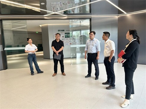 新岱鎮(zhèn)市長(zhǎng)張春燕前往德蒙壓縮機(jī)專項(xiàng)研究(圖1)