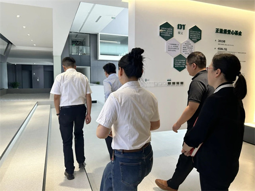 新岱鎮(zhèn)市長(zhǎng)張春燕前往德蒙壓縮機(jī)專項(xiàng)研究(圖2)