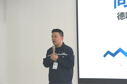 德哈哈壓縮機(jī)六年機(jī)器保修新聞發(fā)布會開幕(圖1)