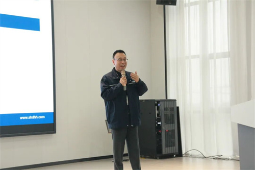 德哈哈壓縮機(jī)六年機(jī)器保修新聞發(fā)布會開幕(圖5)