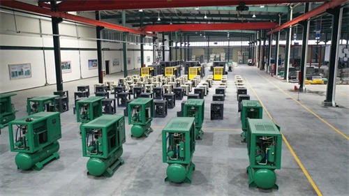 100多套螺桿式空氣壓縮機批量出口歐洲(圖2)