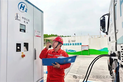 石化機(jī)械自主設(shè)計(jì)開(kāi)發(fā) 兩臺(tái)22MPa隔膜壓縮機(jī)到河南出發(fā)(圖3)